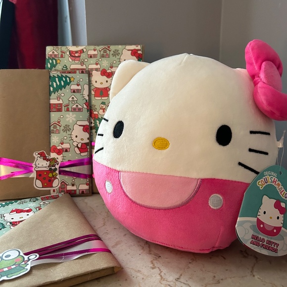 Hello Kitty Christmas Book Bundle + NEW Squishmallow! - Picture 2 of 3